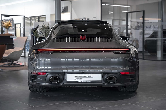 Porsche 911 12 of 30