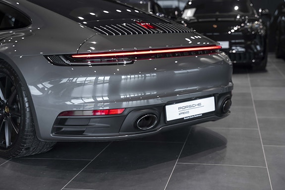 Porsche 911 11 of 30