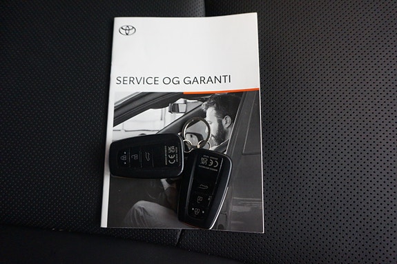 Toyota Land Cruiser 16 of 16