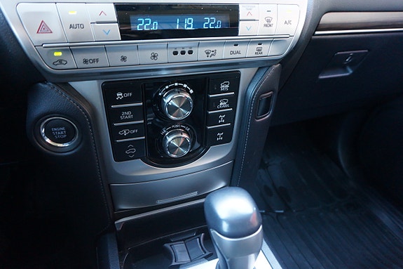Toyota Land Cruiser 11 of 16