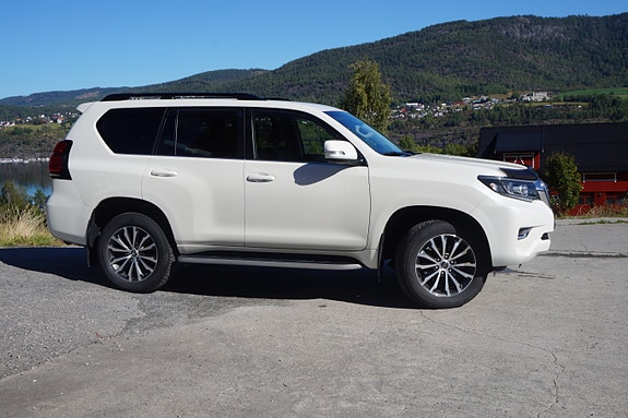 Toyota Land Cruiser 5 of 16