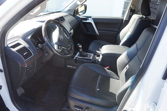 Toyota Land Cruiser 8 of 16