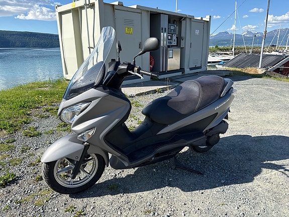 Suzuki UH125 Burgman 8 of 10