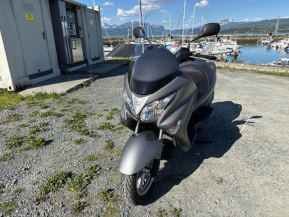 Suzuki UH125 Burgman 6 of 10
