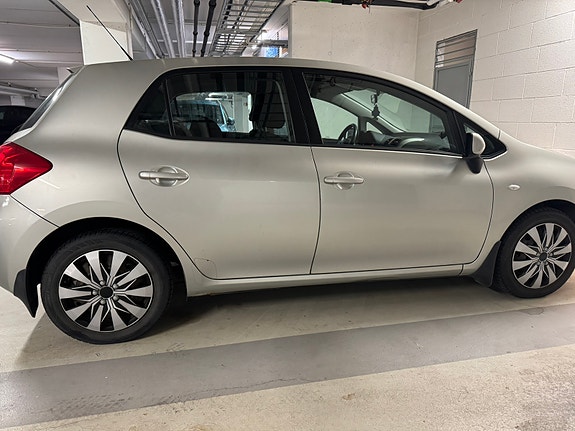 Toyota Auris 5 of 9