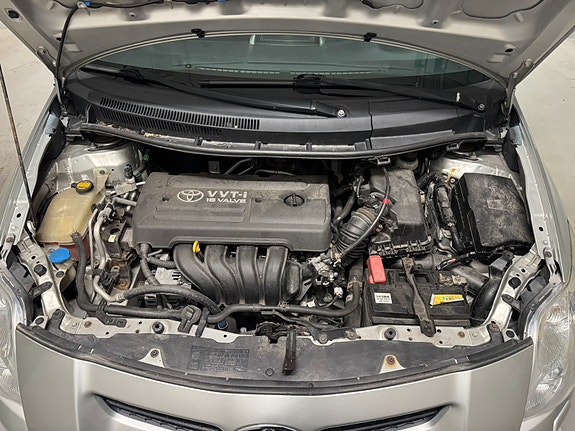 Toyota Auris 8 of 9