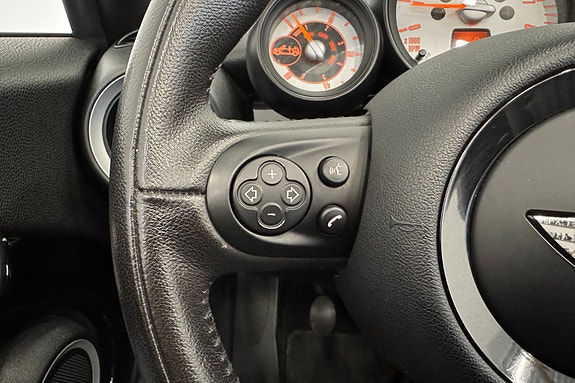 MINI Cooper 17 of 30