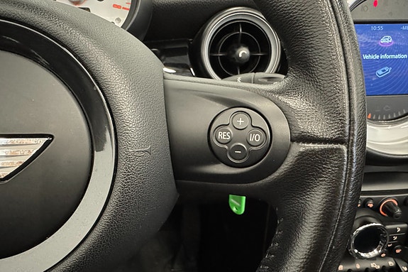 MINI Cooper 18 of 30
