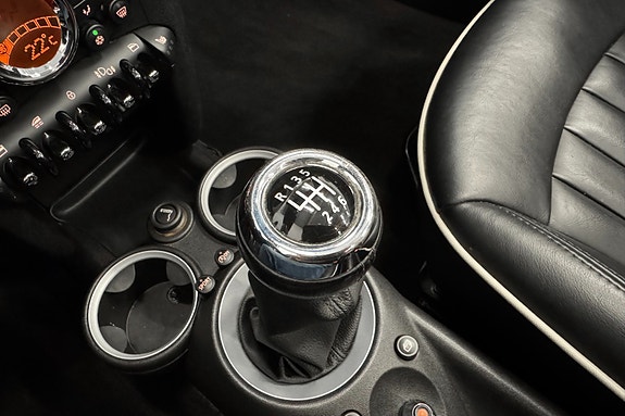 MINI Cooper 24 of 30