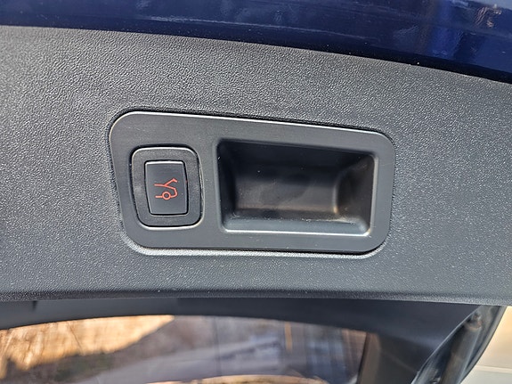 Tesla Model S 15 of 20