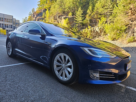 Tesla Model S 8 of 20