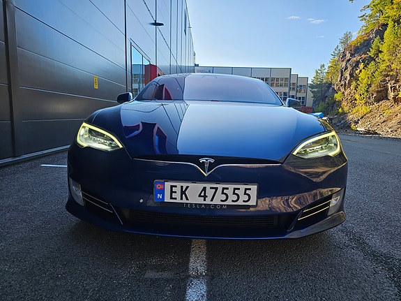 Tesla Model S 2 of 20