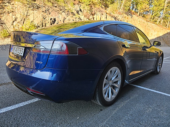 Tesla Model S 7 of 20