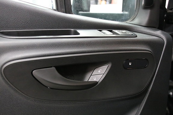Mercedes-Benz Sprinter 22 of 27