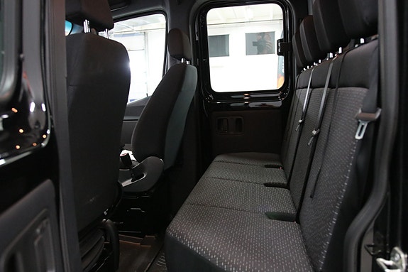 Mercedes-Benz Sprinter 27 of 27