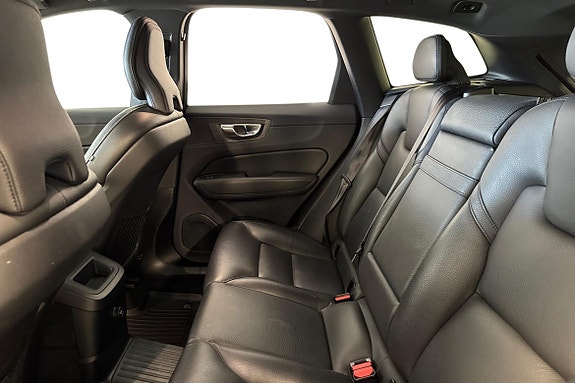 Volvo XC60 7 of 10
