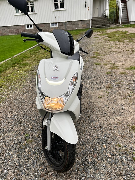 Peugeot Kisbee 2 of 6