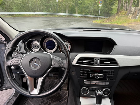 Mercedes-Benz C180 20 of 30