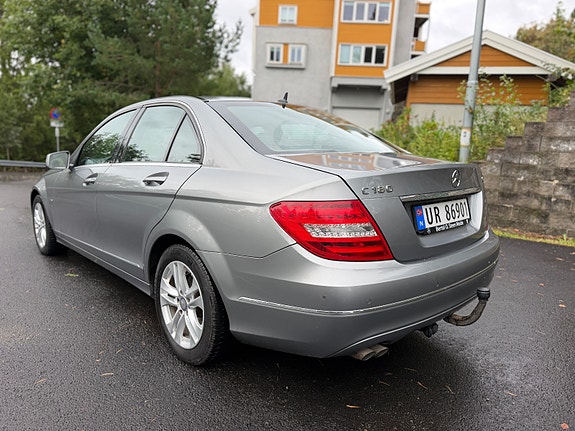 Mercedes-Benz C180 3 of 30