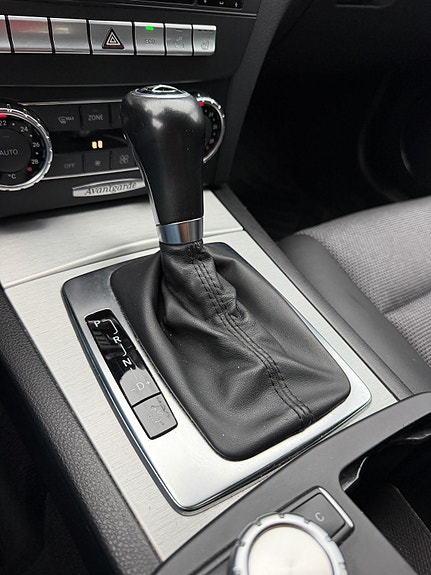 Mercedes-Benz C180 30 of 30