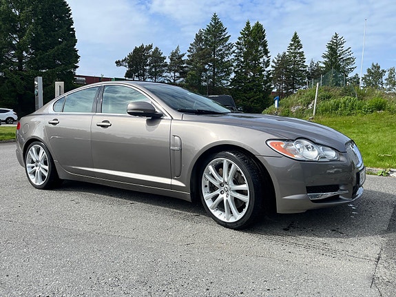 Jaguar XF 6 of 19