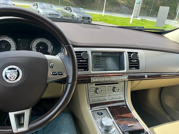 Jaguar XF 14 of 19