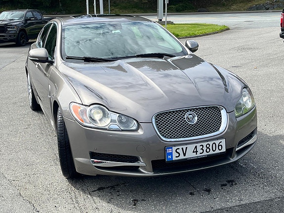 Jaguar XF 9 of 19