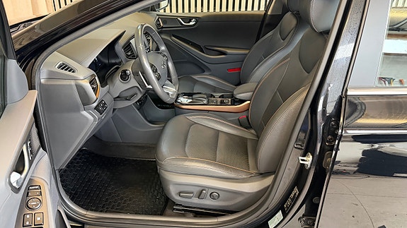 Hyundai IONIQ 12 of 21