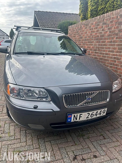 Volvo V70 3 of 28