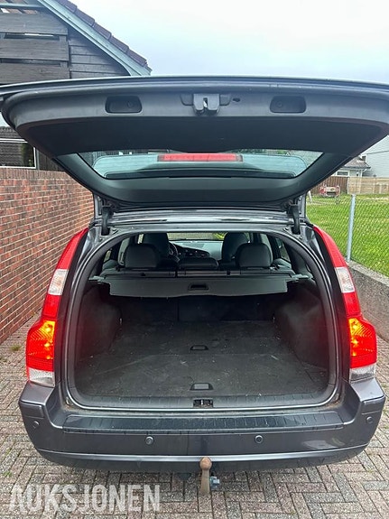 Volvo V70 19 of 28