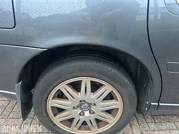 Volvo V70 27 of 28