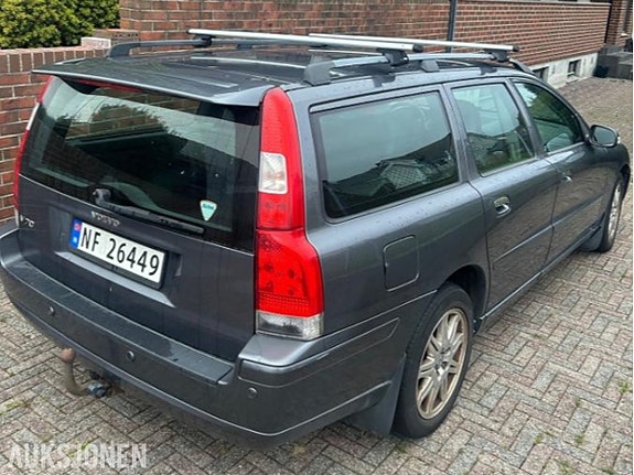 Volvo V70 7 of 28