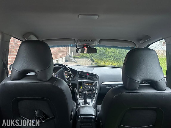 Volvo V70 20 of 28