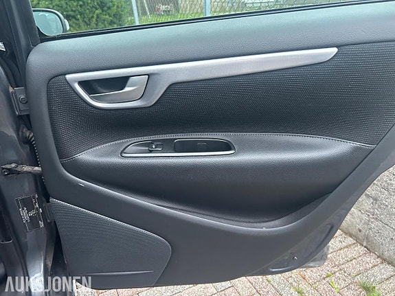 Volvo V70 18 of 28