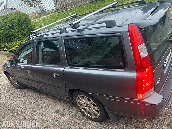 Volvo V70 8 of 28