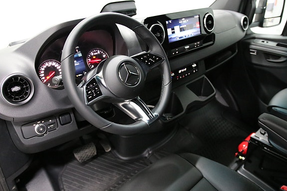 Mercedes-Benz Sprinter 22 of 30