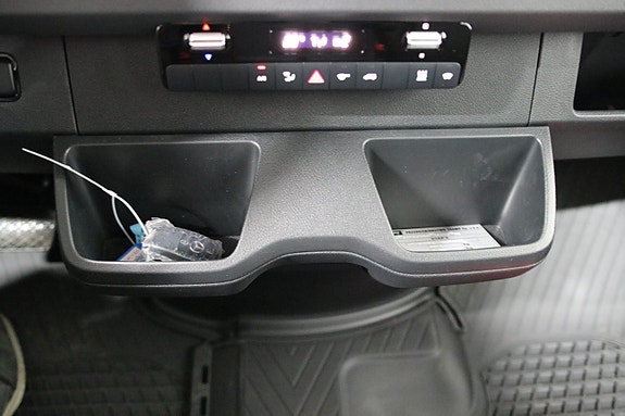 Mercedes-Benz Sprinter 29 of 30