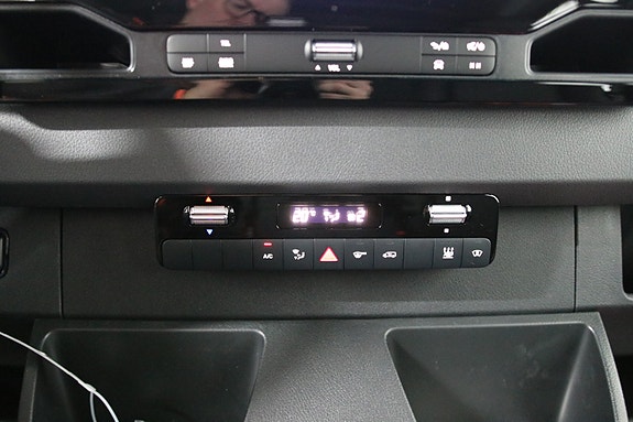 Mercedes-Benz Sprinter 28 of 30