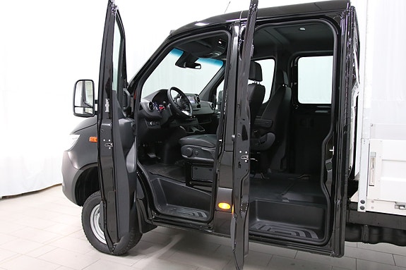Mercedes-Benz Sprinter 18 of 30