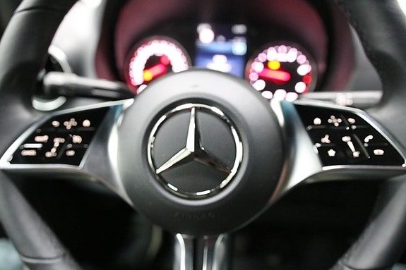 Mercedes-Benz Sprinter 24 of 30