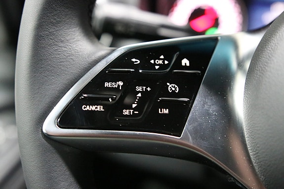 Mercedes-Benz Sprinter 25 of 30