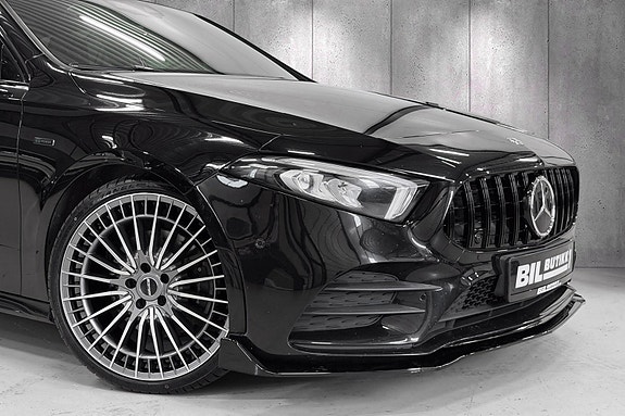 Mercedes-Benz A250 e 16 of 30