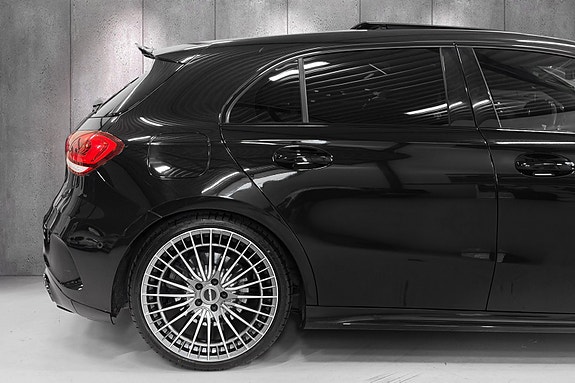 Mercedes-Benz A250 e 14 of 30