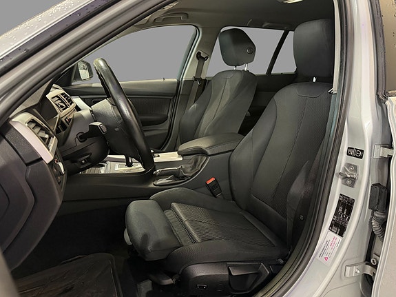 BMW 316i 14 of 30