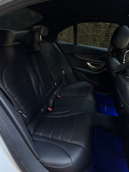 Mercedes-Benz C200 9 of 14