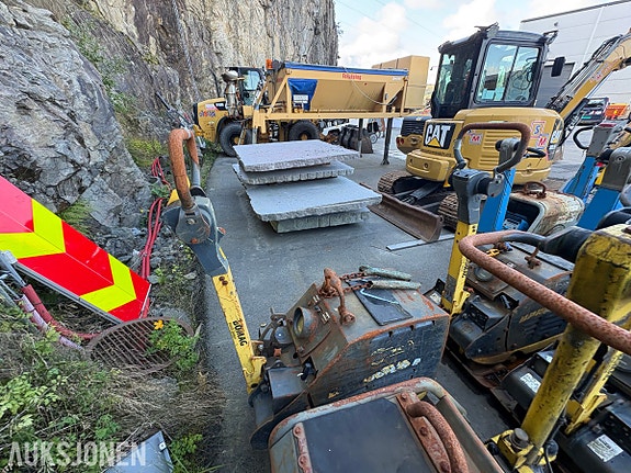 Andre BOMAG BPR 55/65 D og Wacker Neuson platevibrator, selges samlet 2 of 6