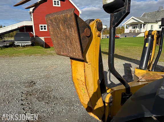 Cat TH460B 10 of 30