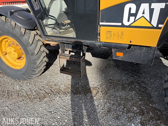 Cat TH460B 7 of 30
