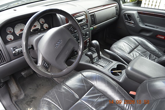 Jeep Grand Cherokee 2 of 30