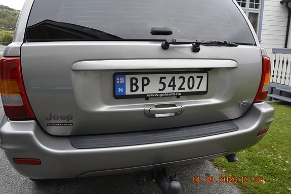 Jeep Grand Cherokee 15 of 30